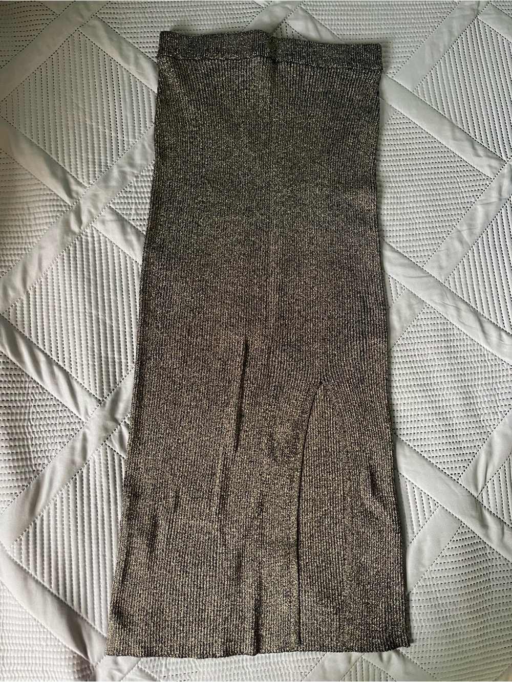 Zara Metallic Knit Midi Skirt with Slit in Gold. Size S